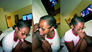 Puta de 18 con gafas es muy buena en el sexo oral