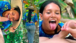 Granjero infiel le chupa la polla al jefe para conseguir un teléfono celular nuevo