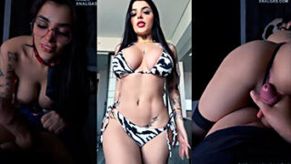 Colegiala Karely Ruiz Tragándose Esa Polla Como Una Diosa