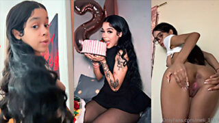 Dominicana Flaca La Meli Abierta en 4 Mostrando el Coño