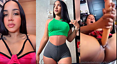 Maldita perra, mira cómo se ve ese Toto, dicen las lesbianas