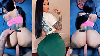 La dominicana Carmen Díaz sosteniendo un montón de Nema de su hijo