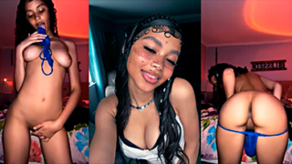 La Dominicana Junibelle Abriendo Su Toto Al Máximo En 4