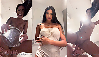 Le sacan orina a Kelly Oliveira 3 veces, follándola duro