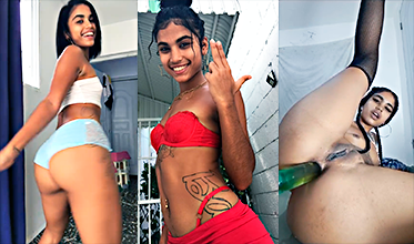 La diosa dominicana amaeya se mete un enorme consolador en el culo