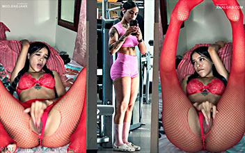 La Meli Dedeándose Sin Piedad Por La Rica Coñita, Hasta Correrse