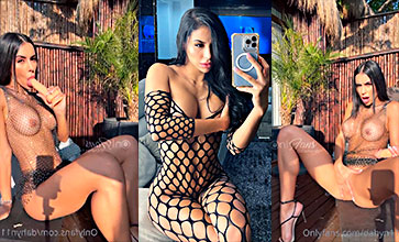 La joven Dahyana Gaitan saca algunos de sus mejores juguetes porno