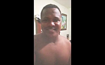 Le duele y dice joder cuando dominicano negro le pega fuerte