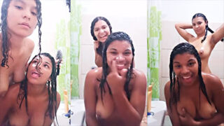 Lesbianas brasileñas interactuando con fans y bañándose