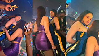 Lesbianas dominicanas se chupan las tetas en plena discoteca