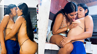 Métemelo por el culo, escúpeme el culo, le dicen a la puta lesbiana