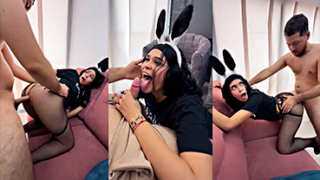 No tiene permiso para salir de noche y se lo gana follando