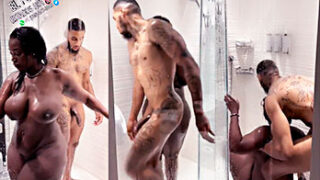 Ella dice que no y él le rompe el coño y ella cae al suelo llorando.