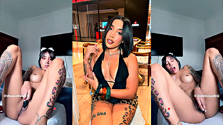 Shupamela Con Ese Toto Muy Jugoso Masturbándose Con Un Vibrador