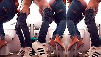 Si Mi Amor Fuerte Por El Culo Dice La Señora Del Baño Público