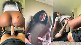 La joven adora esa polla negra para ella sola