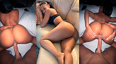 Ella abre su coño lo más posible para que la polla le duela más.