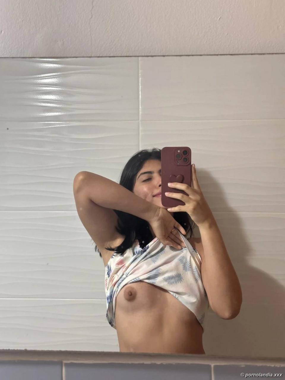 Peitinho gostoso e um corpo natural - Foto 251010
