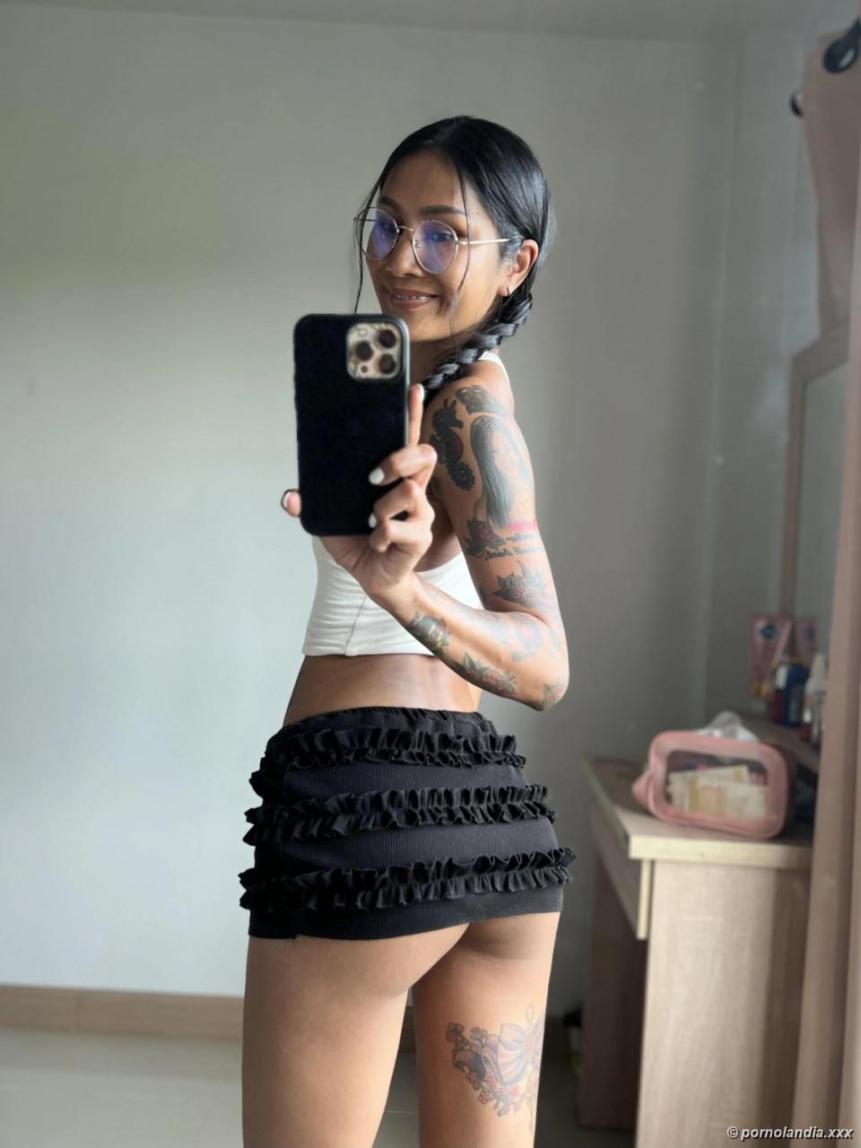 Magrela da Tailândia sensualizando com o corpo natural - Foto 248598