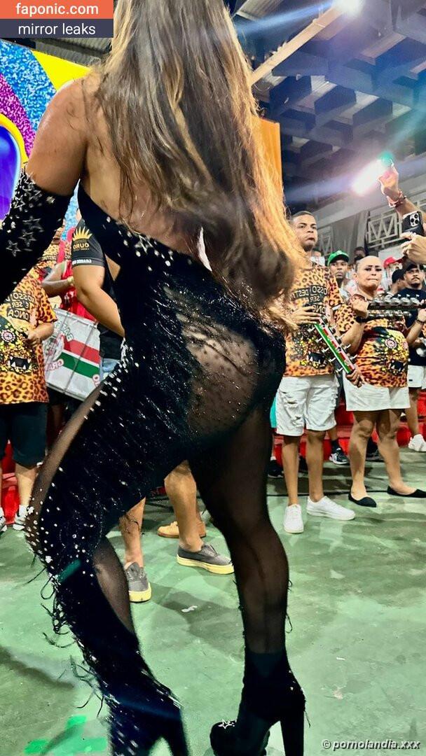 Paolla Oliveira nua em flagras e poses sensuais - Foto 242843